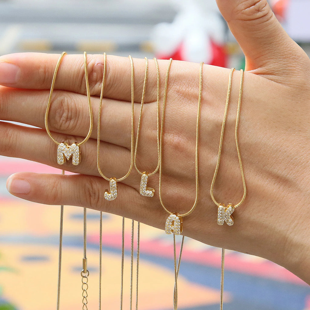 Shine™ - Collana personalizzata con lettera con zirconi