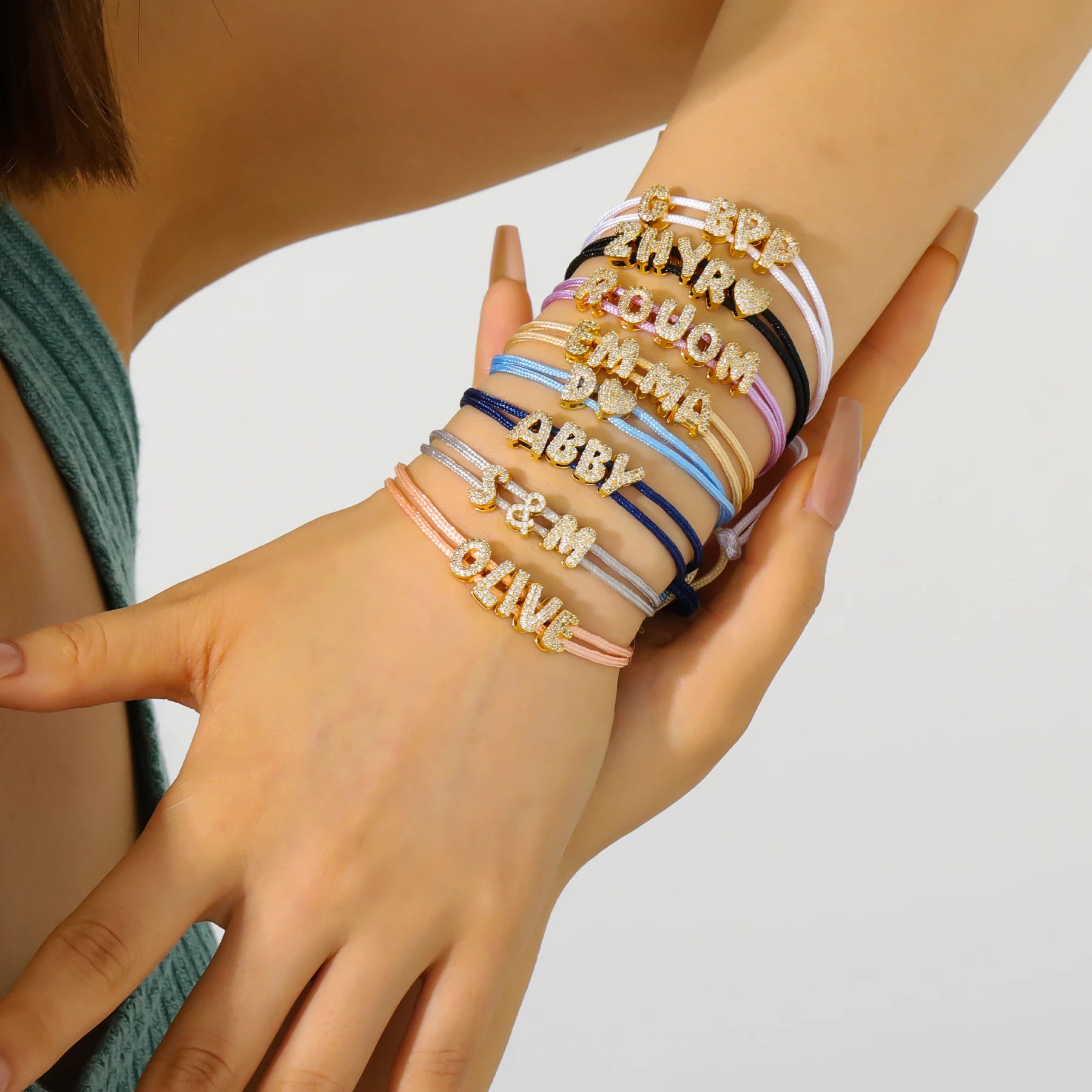 Shine™ - Bracciale personalizzato con lettere con zirconi
