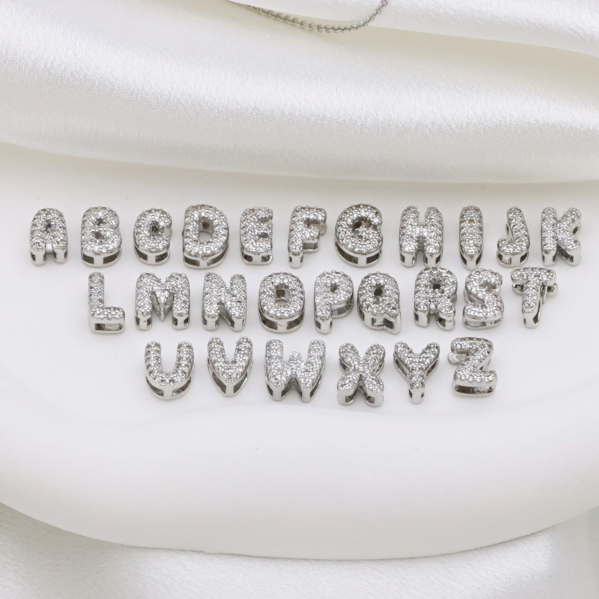 Shine™ - Bracciale personalizzato con lettere con zirconi
