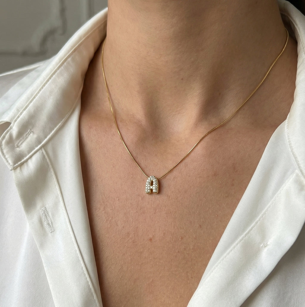 Shine™ - Collana personalizzata con lettera con zirconi