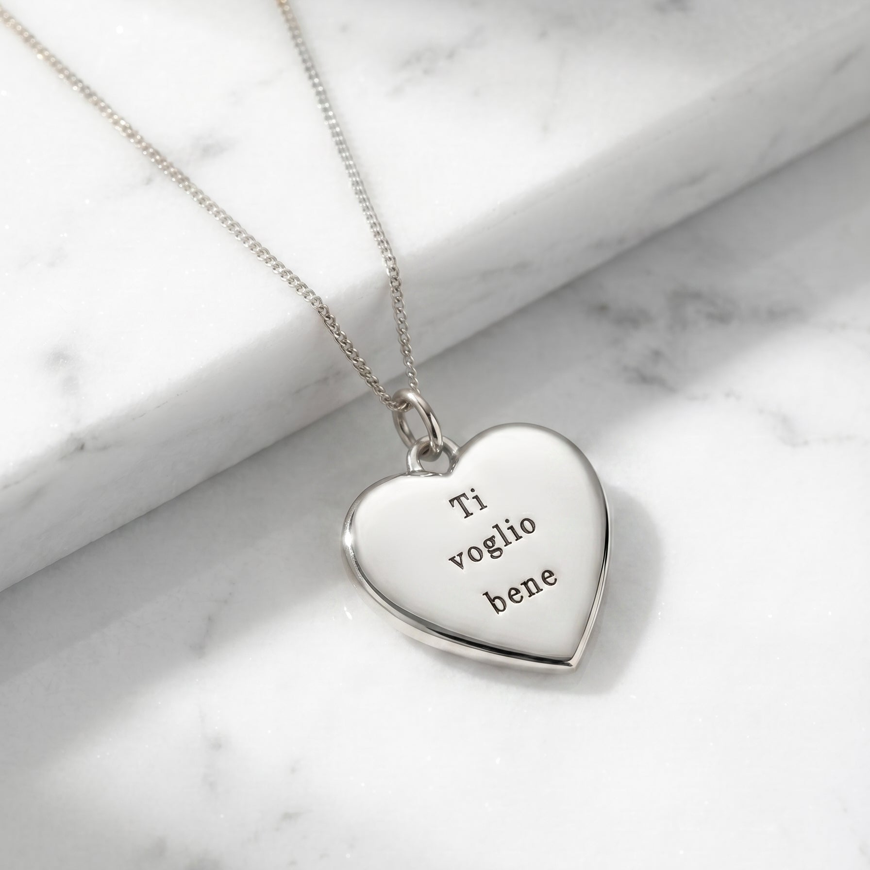 Alma™ - Collana a forma di cuore personalizzabile con testo inciso