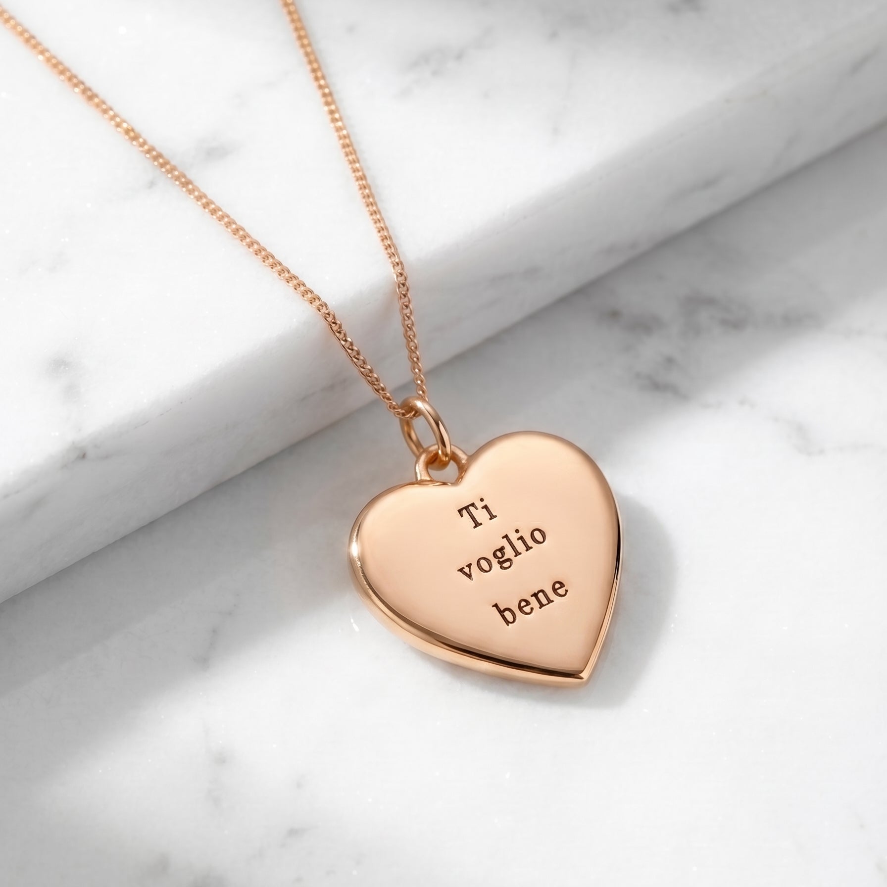 Alma™ - Collana a forma di cuore personalizzabile con testo inciso