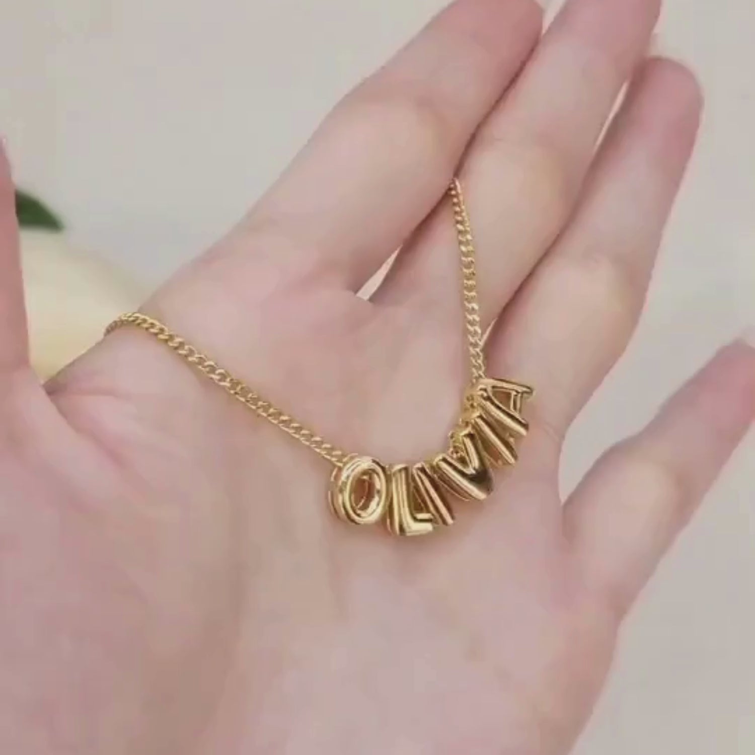 Collana Bubble personalizzabile con una o più lettere