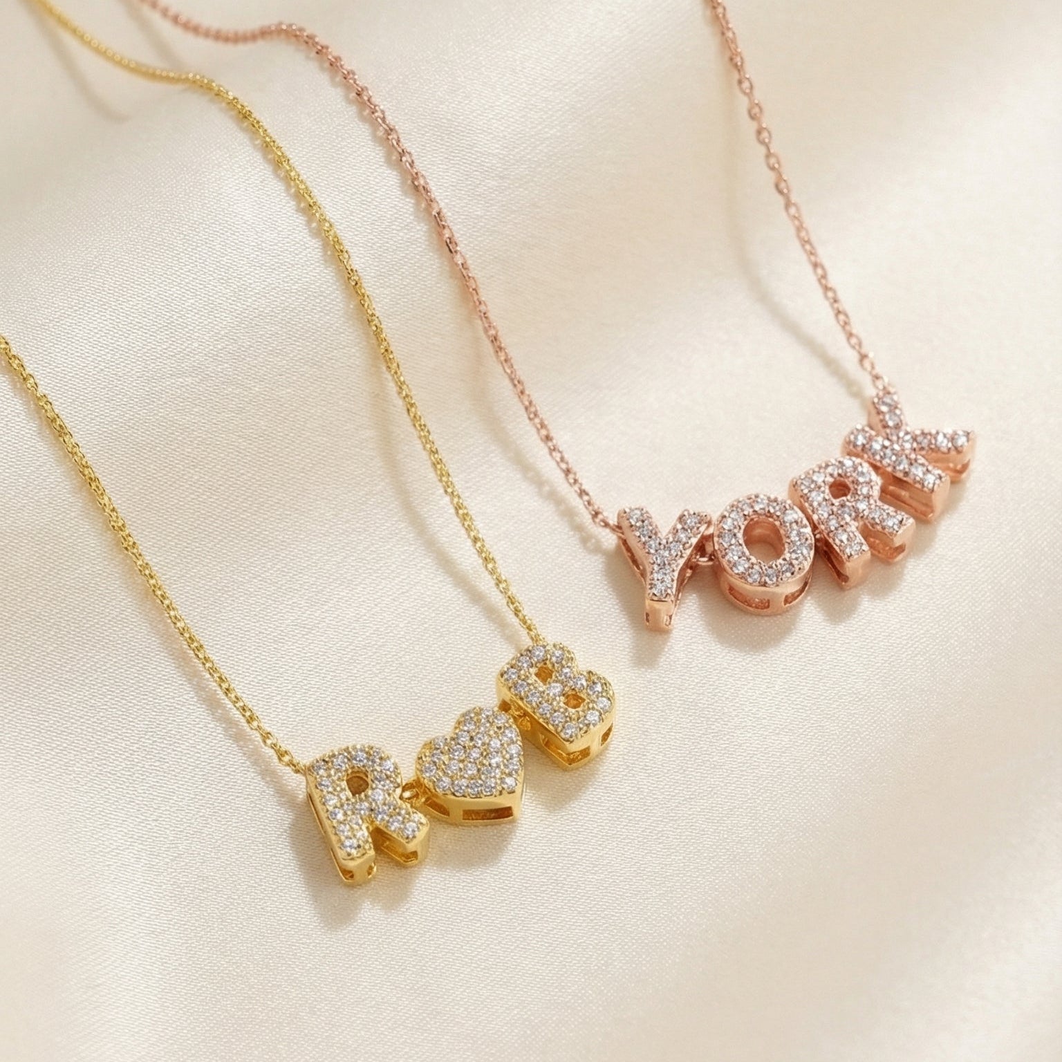 Shine™ - Collana personalizzata con lettere con zirconi